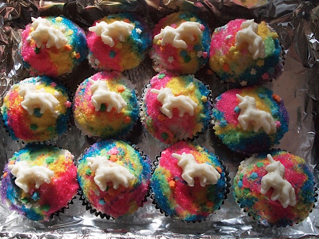 rainbow unicorn cupcakes